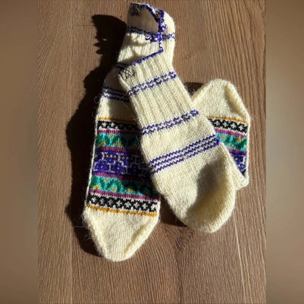 Daya‎ Socks Brand Fazl Handmade Traditional Himalayan “Jurra Gow” White One Size